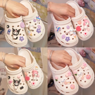 三麗鷗 Hello Kitty 拖鞋搭扣動漫 Kuromi Melody Crocs 鞋花卡通花園鞋 3D 搭扣可愛拖鞋