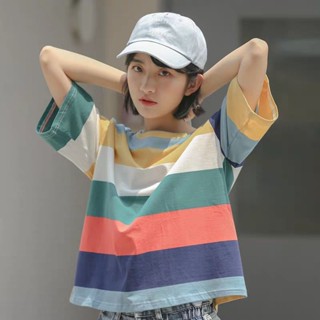 【ELLAS】冰絲T恤女 短袖女生韓版 寬鬆 ins 泫雅風上衣 圓領 百搭 短袖上衣 彩虹條紋上衣 女裝