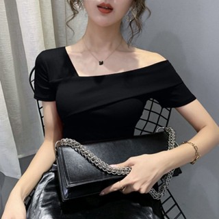 新款夏季韓版修身短袖T恤女|露鎖骨小心機顯瘦性感上衣|不對稱短袖T恤|純色上衣|修身T恤女裝