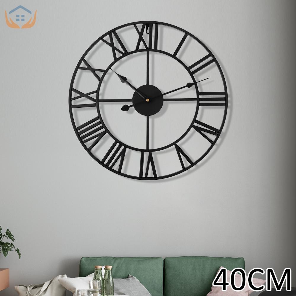 戶外時鐘羅馬數字風格掛鐘 15.7 英寸圓形金屬時鐘室內裝飾掛鐘適用於家庭花園 SHOPTKC9998