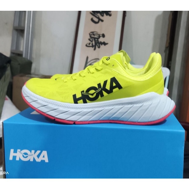 2023 新款 HOKA ONE ONE Carbon X2 黃色減震運動跑鞋