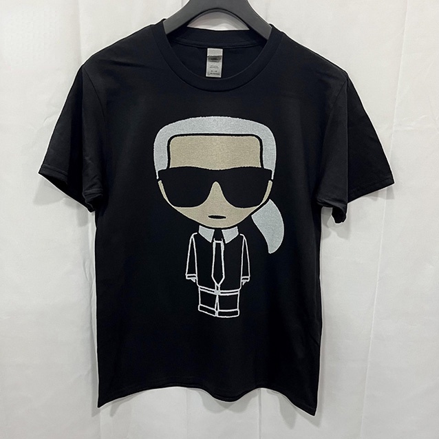 Karl Lagerfeld 的簽名黑色印花棉質 T 恤