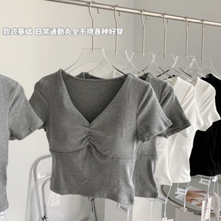 【美杜莎】短袖女 2023年 新款 夏季韓版T恤 緊身V領 洋氣減齡 設計感 小眾短版上衣