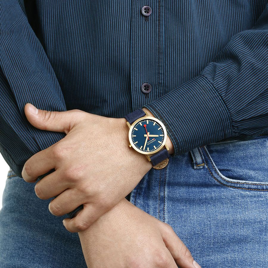 Mondaine瑞士國鐵Classic平面經典金框紡織帶腕錶/ 深海藍/ 660040BQ/ 40mm eslite誠品