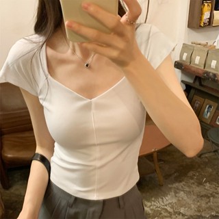 【ELLAS】大領口 V領 正肩 短袖T恤女 設計感 純棉 短T 修身 顯瘦 百搭 短版 短袖上衣 合身 ins衣服