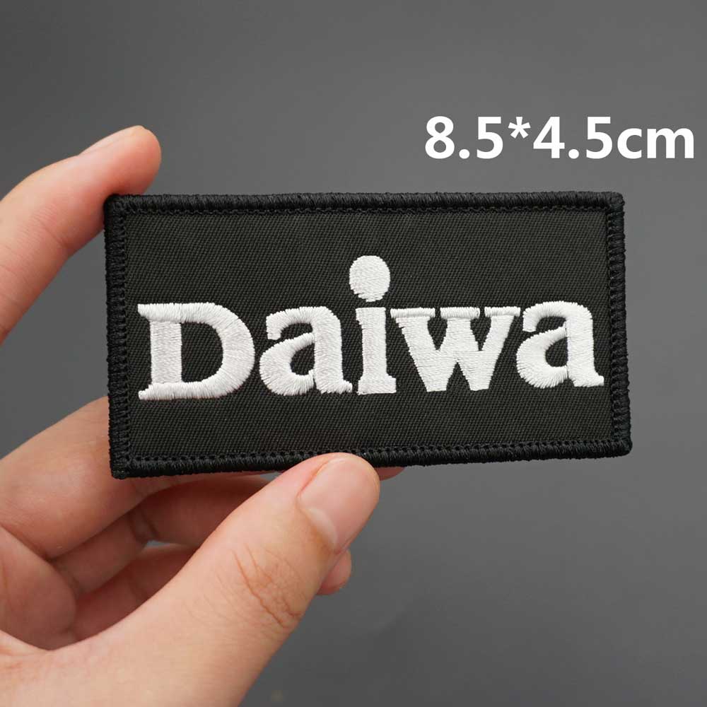 [定制] Daiwa 釣魚竿刺繡 3D 魔術貼補丁/徽章/臂章/徽章裝飾夾克牛仔褲背包帽