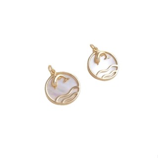 宏雲Hongyun-Ala新品-鑲嵌天然海彩貝14K包金保色波浪海豚圓牌吊墜母貝吊飾diy項鍊掛件
