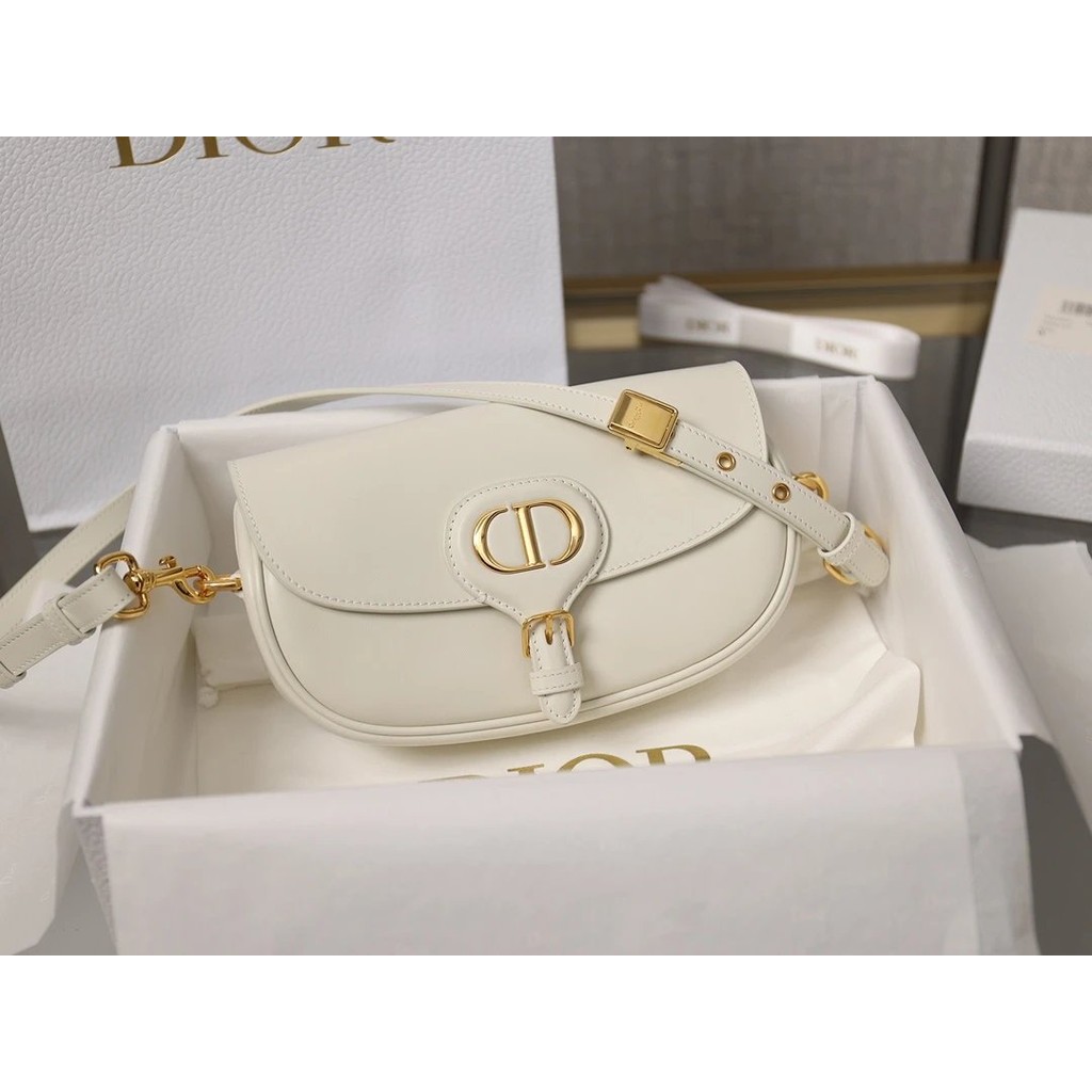 1:1DIOR Bobby 磁性釦環搭配裝飾性CD扣 光面牛皮革 新月包單肩手提斜背包 女款 白色