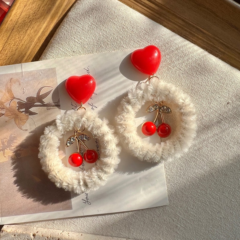 《甜甜耳飾》秋冬喜慶可愛紅色櫻桃毛絨果實小眾設計氣質百搭耳環甜美愛心耳夾/甜美撞色多巴胺耳環