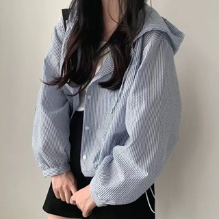【HOT 本舖】韓國chic早秋時尚氣質豎條紋撞色連帽系扣寬鬆休閒百搭短款外套女 連帽寬鬆休閒外套