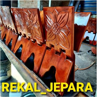 Rekal Al-Quran 折疊古蘭經桌與 Ceplok Iqro 雕刻圖案杯墊支架