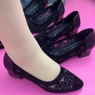 夏軟皮女鞋中跟透氣單鞋女士水鑽舞鞋媽媽鞋鏤空網紗皮鞋涼鞋女 TIWI