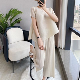 【獨角獸•百貨旗艦店】🛍️褶皺衣高級感套裝女夏寬鬆不規則上衣九2025分直筒褲洋氣減齡兩件套褶皺衣女裝