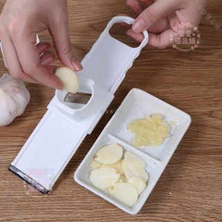 多功能大蒜切片器手動磨蒜蓉器小型家用蒜泥器廚房小工具 家用迷你蒜頭切碎器 不鏽鋼刀片設計 輕鬆製作蒜末薑末gacq2o