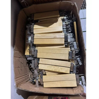 KAYU GANTUNGAN 天然成人木製褲架,適用於價格實惠的優質衣架