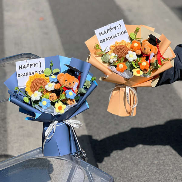 娃娃花束 永生花束 畢業花束禮物畢業小熊花束創意中考高考女生生日玩偶小學全班批發