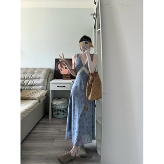 【HOT 本舖】 法式蕾絲拼接v領藍色碎花背心連衣裙女夏季氣質海邊度假沙灘長裙