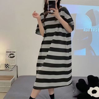 （2025年夏季新款）洋氣睡裙女夏季韓版大尺碼圓領印花睡衣女短袖T恤裙長款過膝洋裝