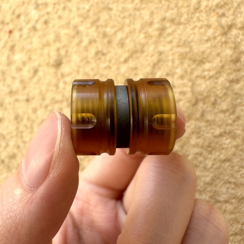 CNEDC 3 合 1 PEI 琥珀色純鈦鑲嵌手電筒掛孔珠
