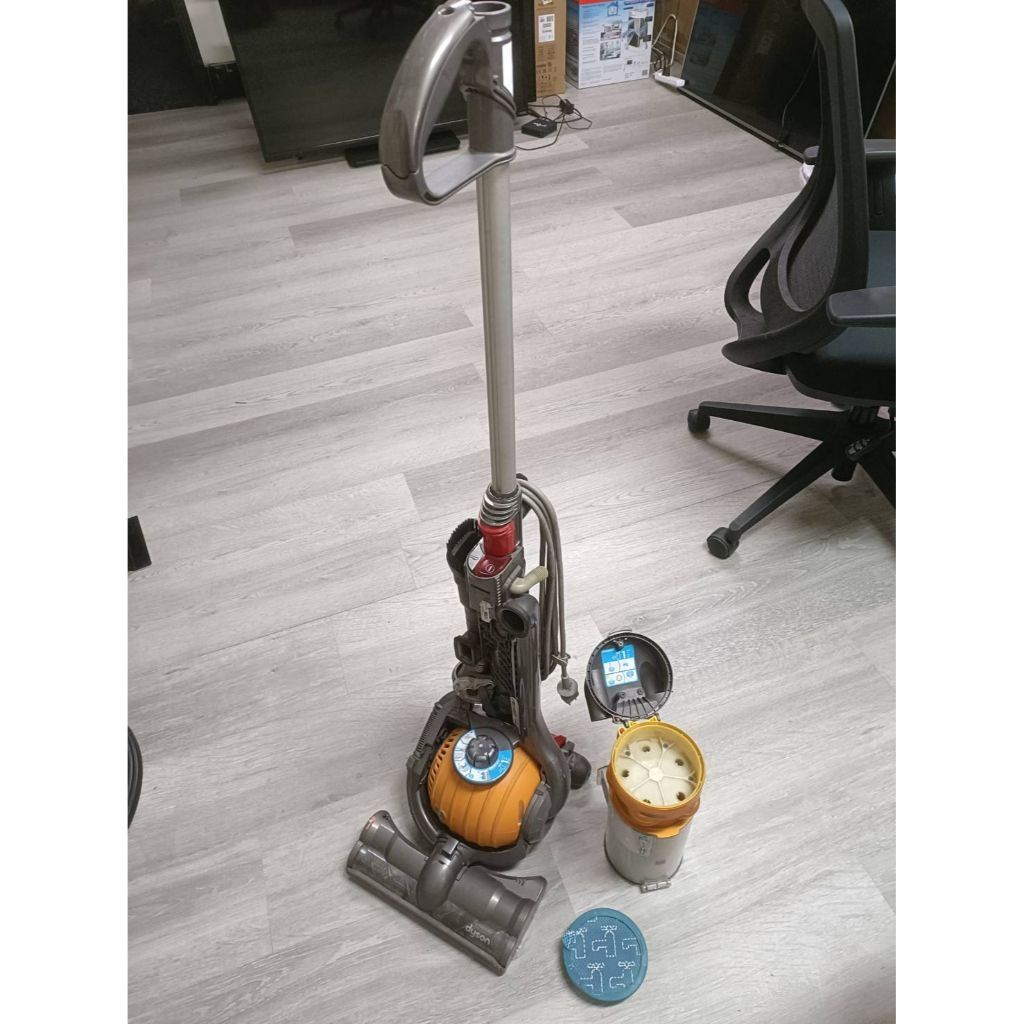 (二手良品)Dyson DC24直立式吸塵器  中古/二手/Dyson/吸塵器/生活家電新品價21500、專業維修