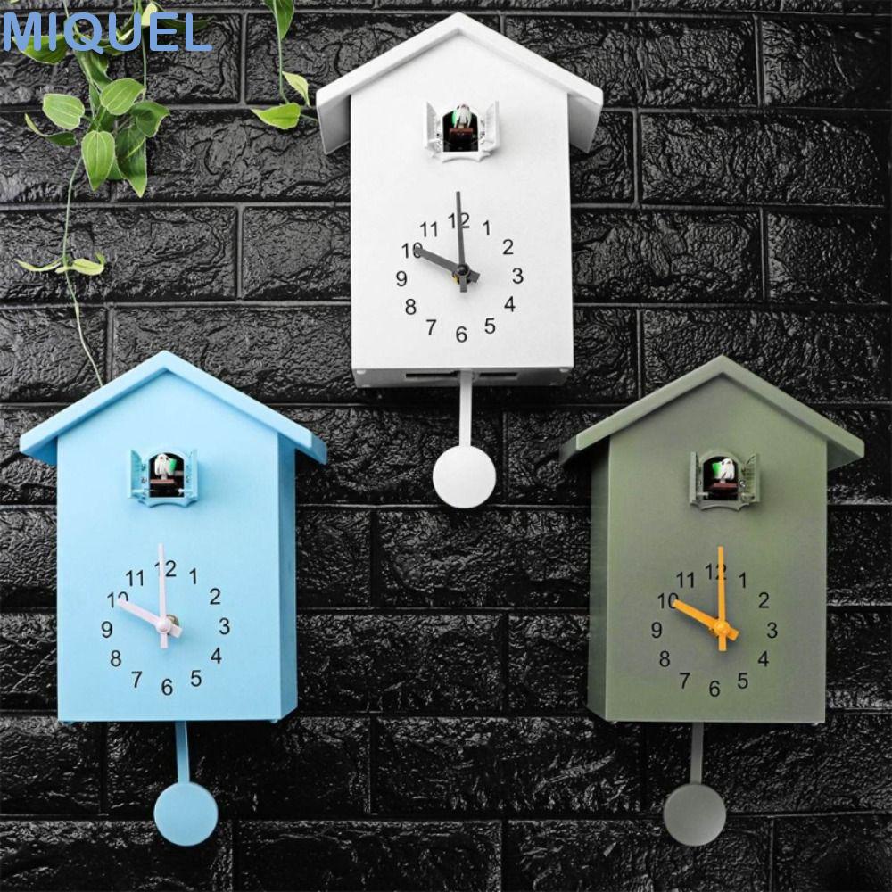 MIQUEL鳥屋時鐘,房屋形狀塑料布穀鳥掛鐘,北歐風格帶鐘擺電池供電準確布穀鳥鳴響戶外