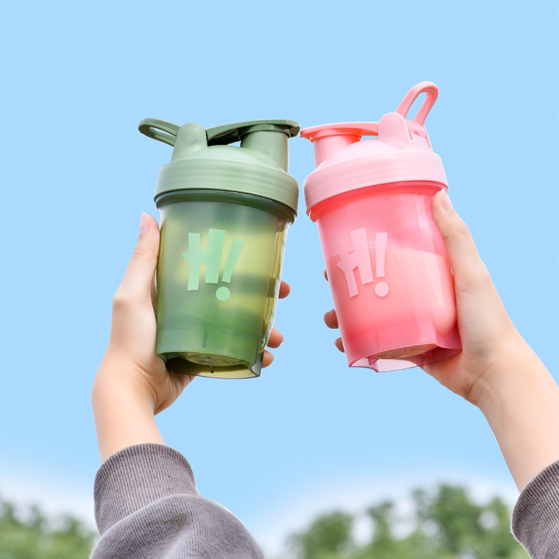【客製化】【水杯】新款搖搖杯 塑膠杯子 運動健身蛋白粉奶昔攪拌水杯 手提便攜350ml