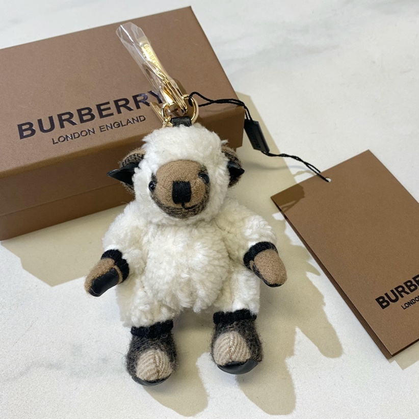 BURBERY 爆款駝色羊吊飾鑰匙扣時尚可愛百搭包包掛飾