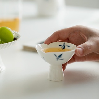 【了凡】純手繪蝴蝶蘭花陶瓷茶杯 單個家用創意三瓣高足杯 高腳品茗杯