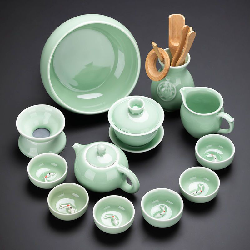 📢爆火+熱賣📢青瓷功夫茶具套裝家用整套陶瓷茶壺蓋碗茶杯帶鯉魚杯泡茶器品茗杯