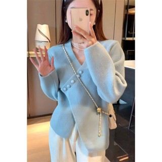 🌟Lovely愛出貨🌟大碼休閒慵懶風毛衣女秋冬軟糯不規則斜扣開衫小眾別致針織衫外套韓版 港版 小香 東大門款