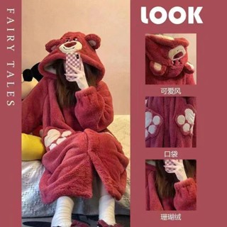 熱賣🔥傢俱睡衣熱賣.睡衣女 韓版草莓熊睡衣女冬季刷毛加厚珊瑚絨睡袍可愛外穿長款睡裙卡通家居服可愛睡衣傢俱睡衣熱賣.睡衣