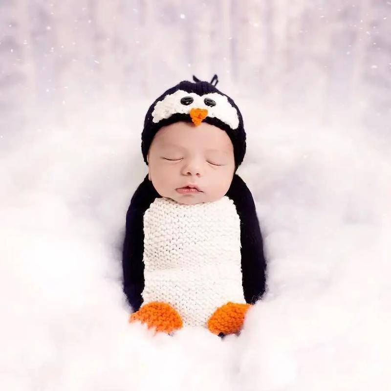 🎀CYMMHCM新生兒攝影造型服裝 嬰兒拍照針織帽子睡袋兩件套 影樓道具 寶寶月子照相寫真企鵝服飾 寶貝成長紀念禮物