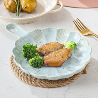 日式餐盤 簡約現代風餐具 素色陶瓷菜盤 創意單柄櫻花浮雕圓烤盤 飯菜盤子