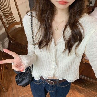 長袖襯衫女生 性感V領 短版上衣 韓系穿搭 薄款小外套 緊身顯瘦 防曬衫 氣質穿搭