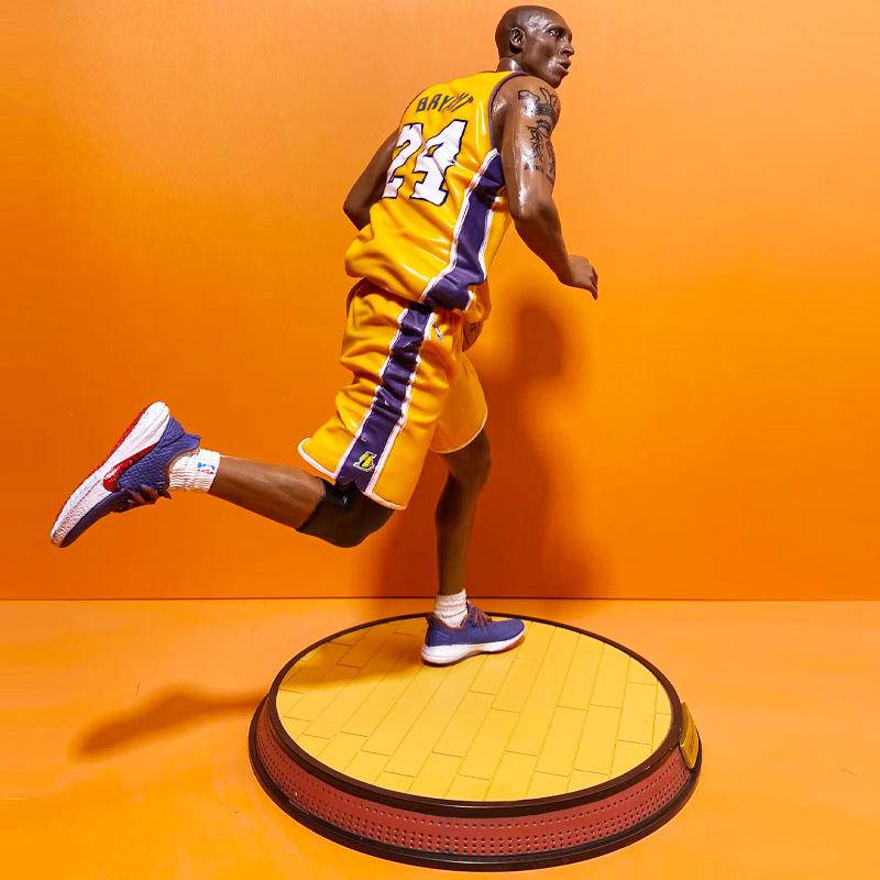 NBA籃球明星kobe 34.5CM GK科比黑曼巴1/6漫之林模型盒裝手辦