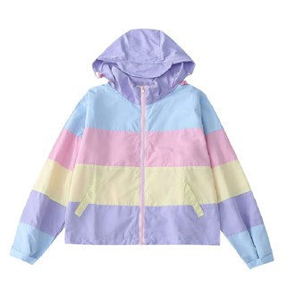 《甜甜女孩》鬼馬少女感彩虹條紋設計感鴨舌帽衝鋒衣短風衣外套夾克防曬衣女TKS/2.19檢查