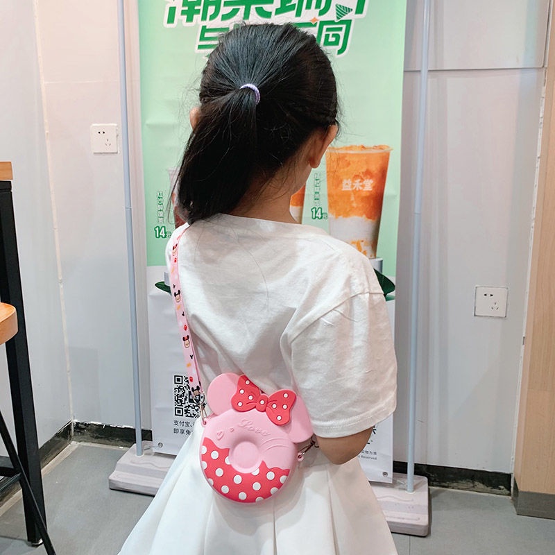 女童兒童包包女新款洋氣小公主可愛小女孩寶寶米奇矽膠小包包