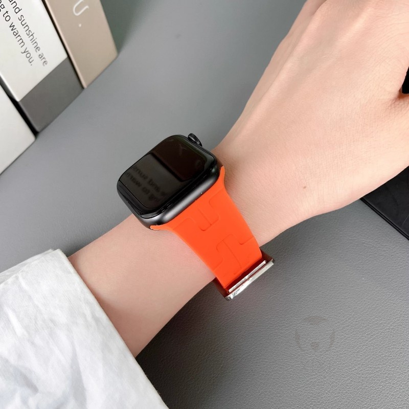新款愛馬仕矽膠錶帶 防水錶帶 適用於 Apple Watch S9 8 7 6 5 SE 蘋果錶帶 44mm 45mm