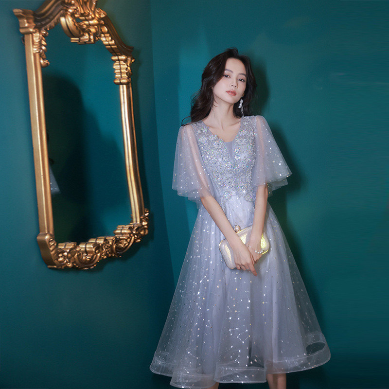 藍色仙氣晚禮服2024春季新款緊身小個子顯白顯瘦宴會伴娘服洋裝