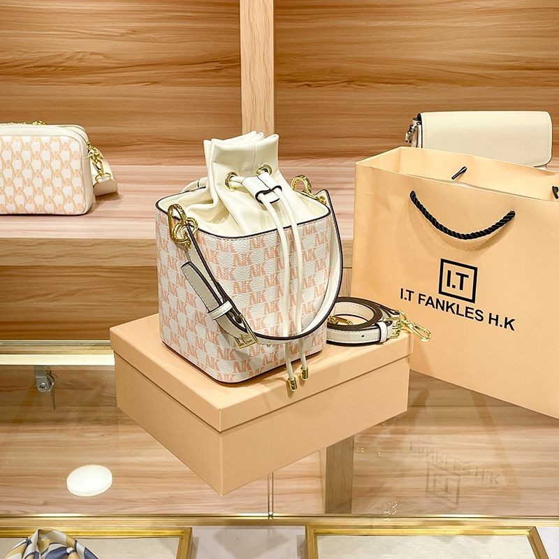 Hong Kong MK Women Bag 真皮水桶包女款香港MK女包真皮水桶包女高級感百搭斜挎迷你小包2023