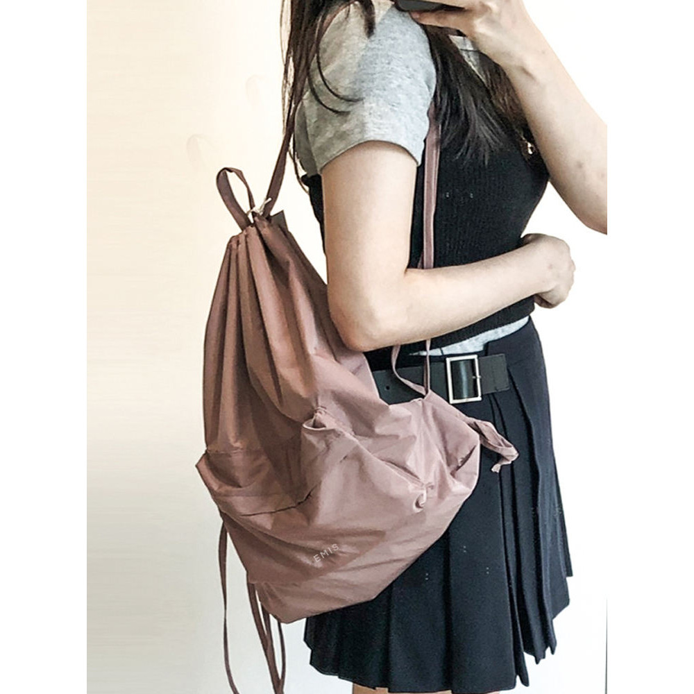 後背包 運動背包 包袋 EMIS小眾設計同款夏女尼龍健身背包運動休閒束口袋水桶抽繩後背包
