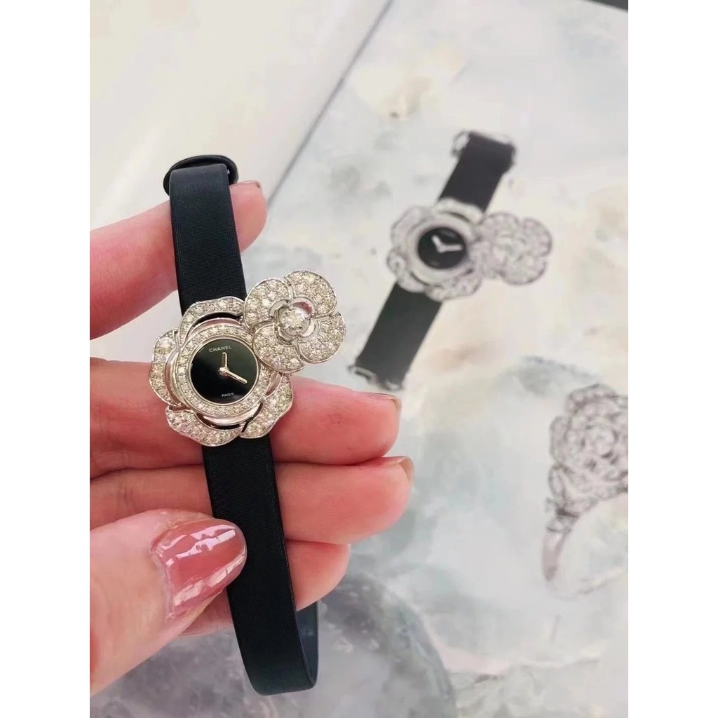鮮花香奈兒·  珠寶訂製腕錶 ETA MINi石英 25mm 純手工加CNC雕刻工藝 絹帶牛皮“黑色” 華麗美表上手，盛