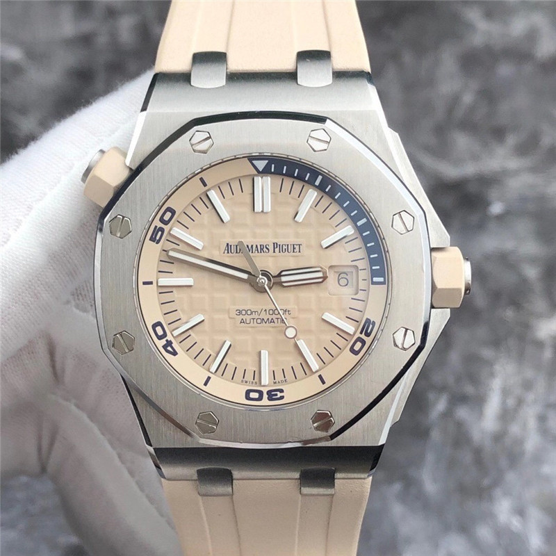 皇家橡樹離岸型男士手錶 15710ST 米色防水不銹鋼自動機械表