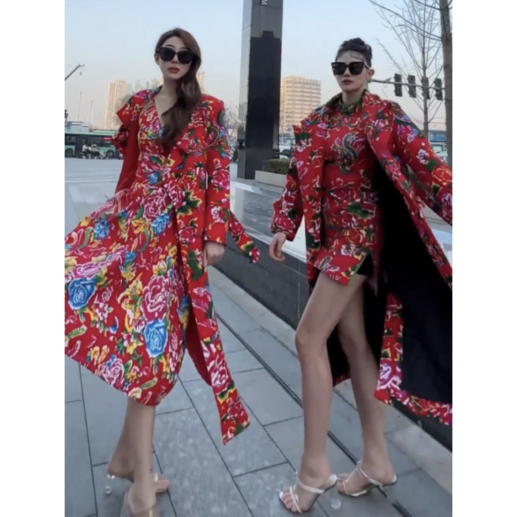 新中式 東北穿搭 東北大花裝時尚中長藏式風衣外套 開春穿搭新中式國風紅色西裝