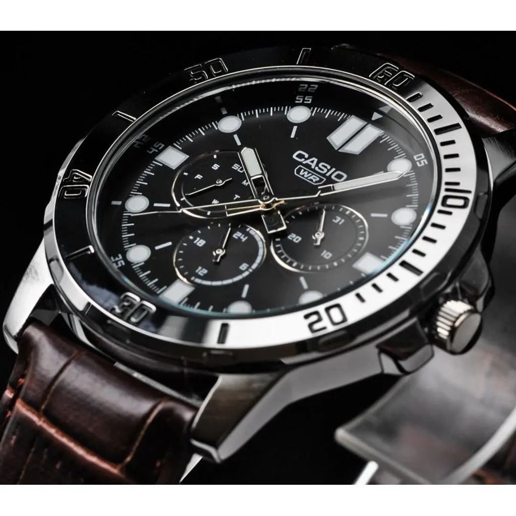 近全新 CASIO 手錶 G-SHOCK 棕色 黑色 30m 防水 mercari 日本直送 二手