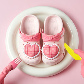 【現貨】幸福瑪麗 女童拖鞋 愛心粉色洞洞鞋 (140-200) 兒童布希鞋 居家浴室沙灘 柔軟夏季兒童涼鞋