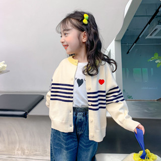 現貨❤️女童針織上衣❤️2025女童愛心條紋針織上衣 休閒外套 100cm-160cm 禕禕家親子童裝