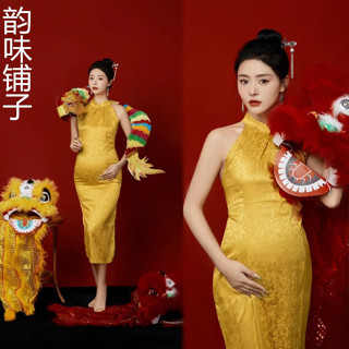 新品熱賣 影樓新款孕婦龍年主題服裝 復古中國風黃色旗袍孕媽咪寫真藝術攝影 大