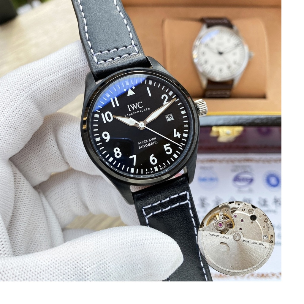 Iwc Mark XVIII Pilot 系列鈦沙層錶殼 40 毫米經典手錶