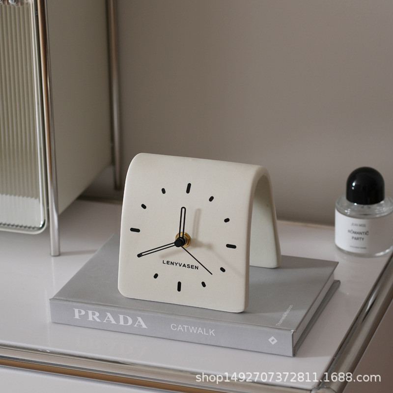 【超值優惠】LENYVASEN 創意檯面陶瓷時鐘簡約座鐘家用擺件客廳床頭靜音檯鐘